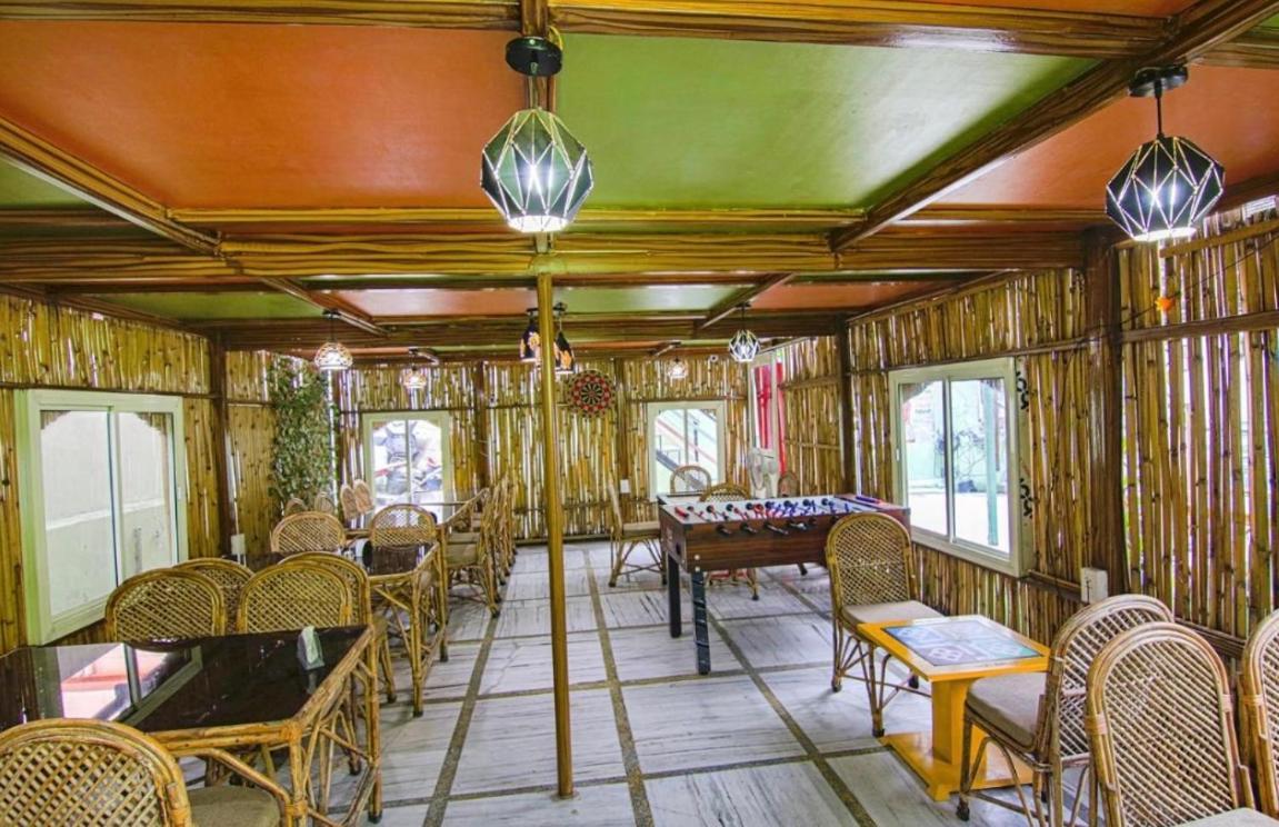 The For You Hotel & Restaurant Рішикеш Екстер'єр фото