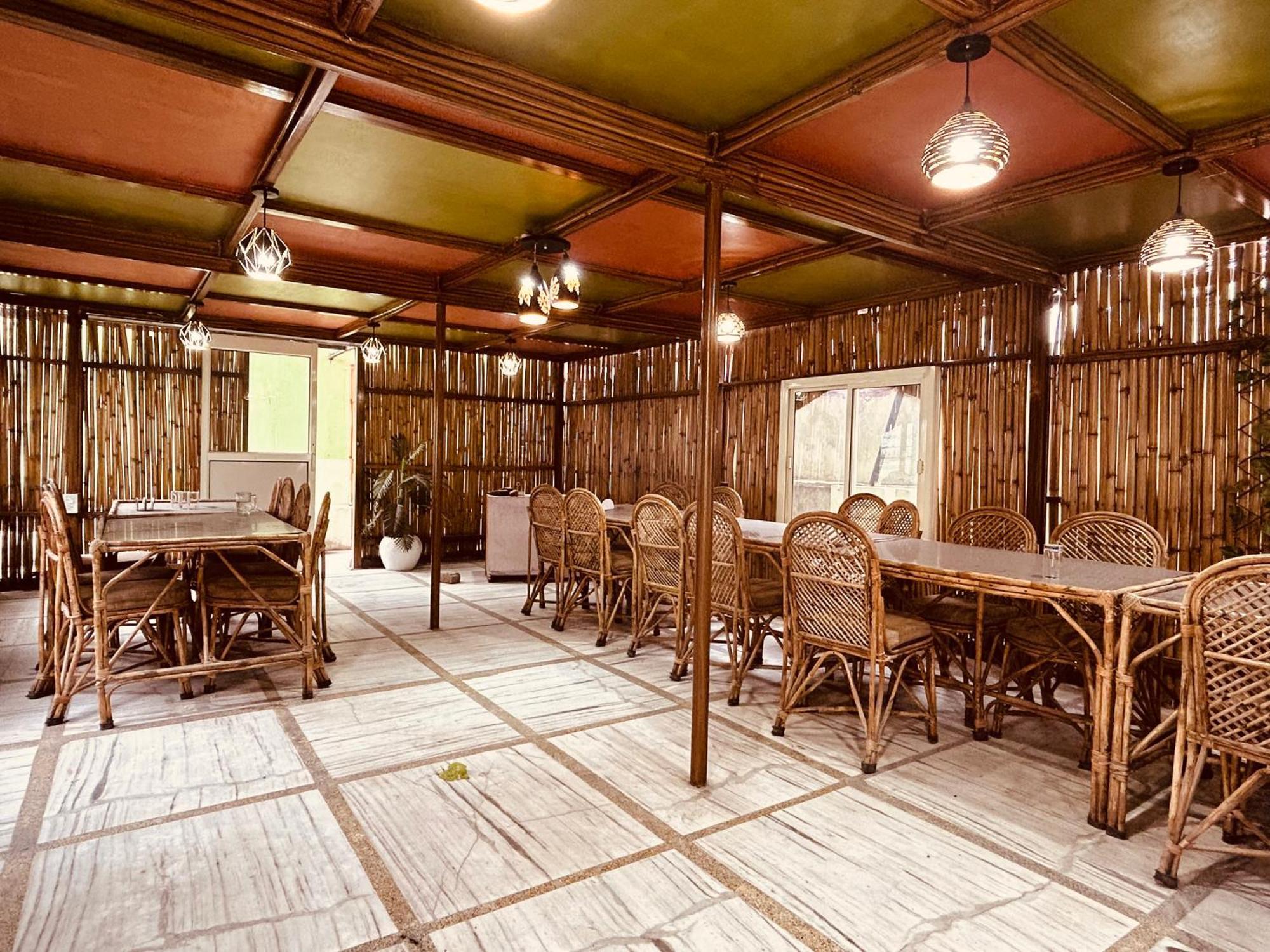 The For You Hotel & Restaurant Рішикеш Екстер'єр фото